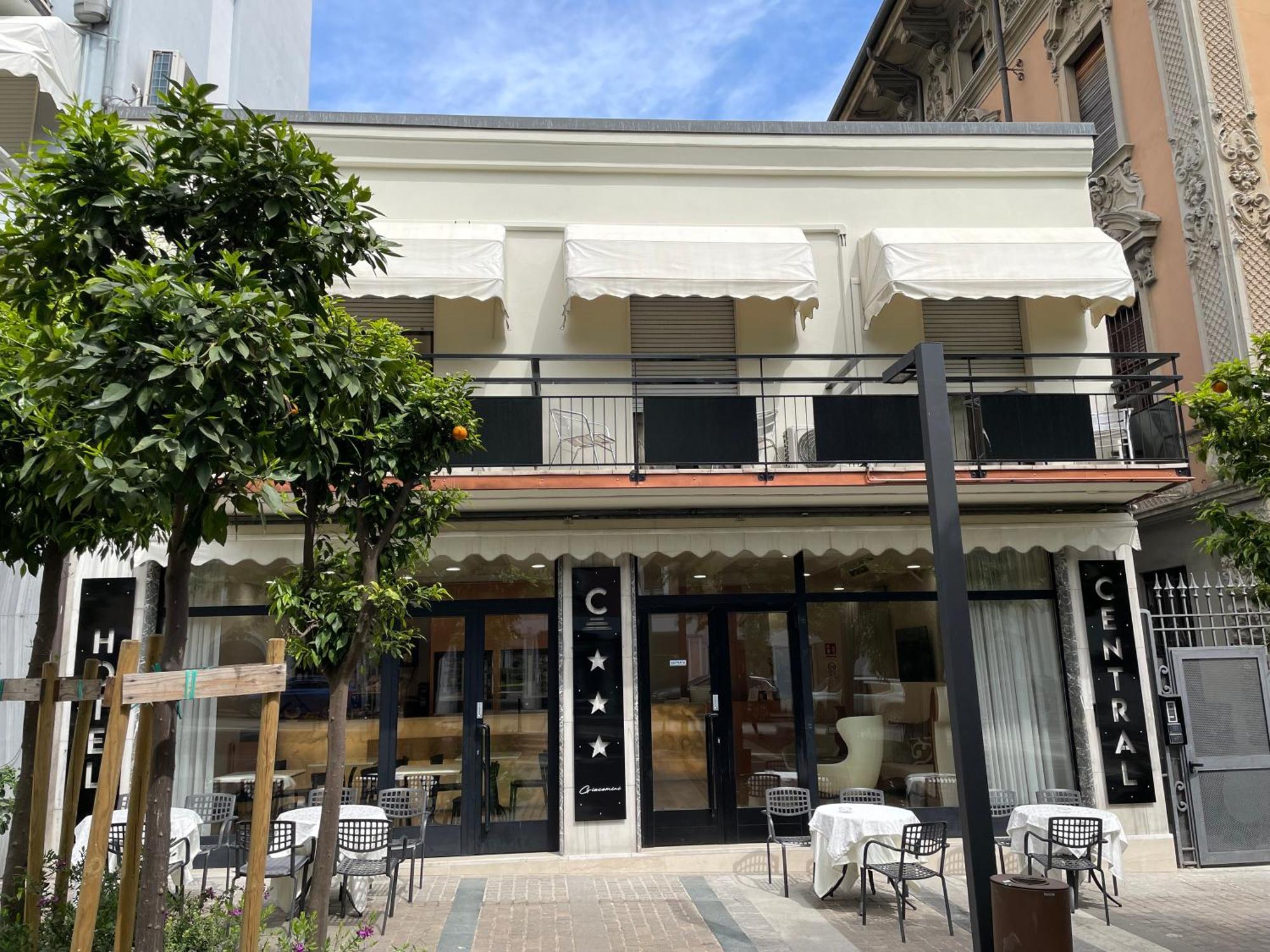 Hotel Central Giacomini Salo Ngoại thất bức ảnh