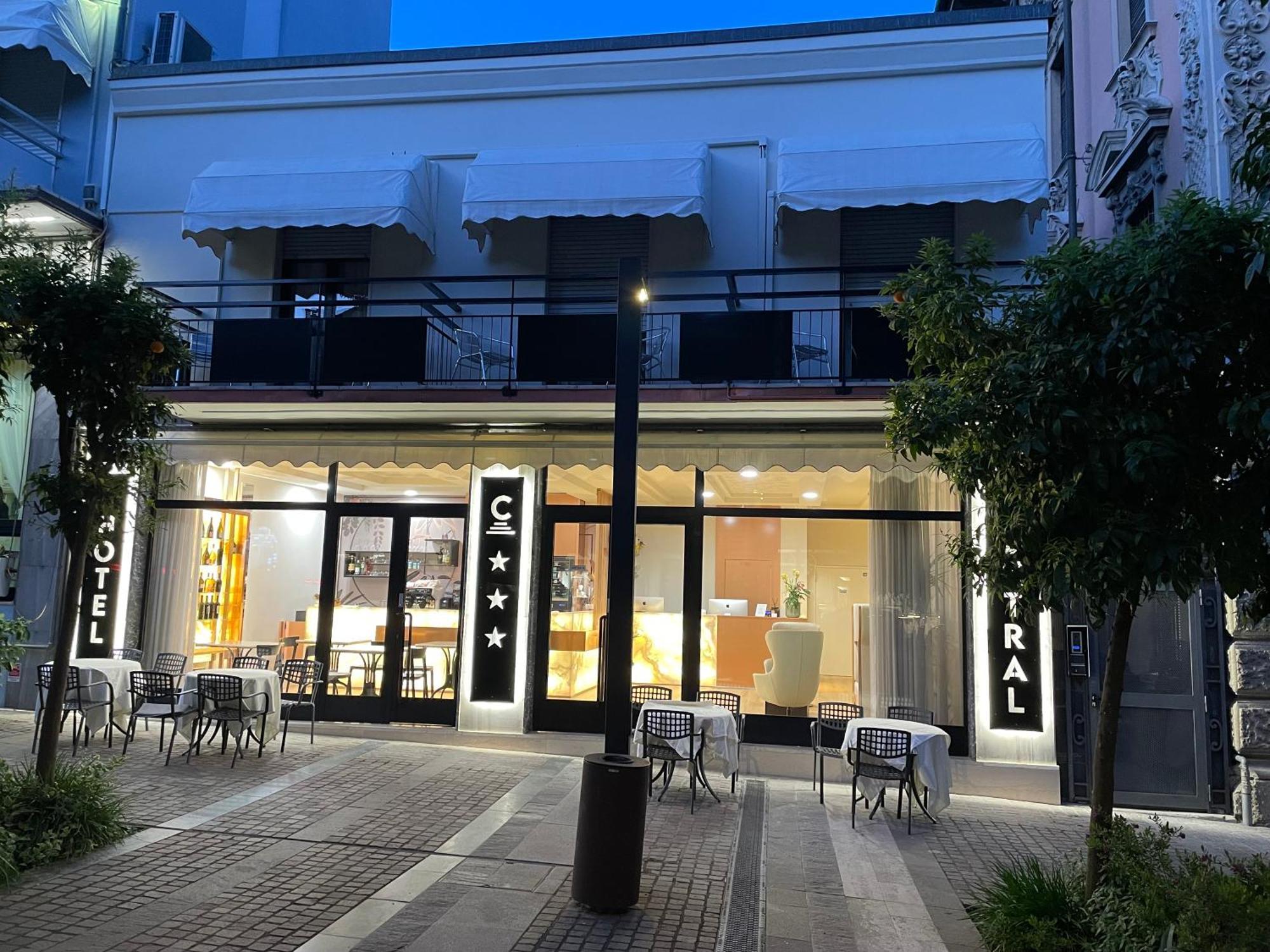 Hotel Central Giacomini Salo Ngoại thất bức ảnh